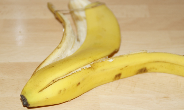 Невероятный эффект от банановой кожуры: ваши растения скажут спасибо